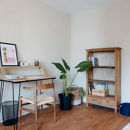Zentrale & Gemuetliche 3-zimmer-wohnung Mit Netflix & Sky, Nah An Uni & Zentrum, Mit Stellplatz